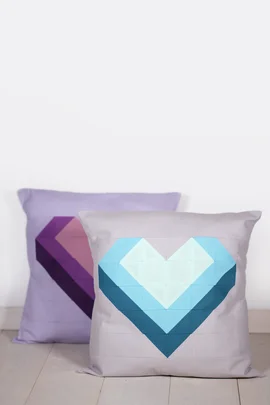 Schnittmuster Freebie Patchwork Herz Kissen blau