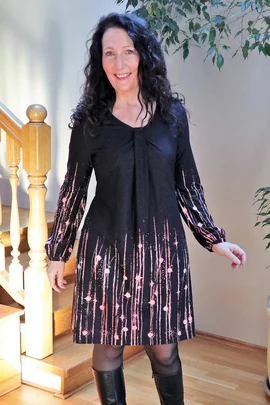 Schnittmuster für Damenkleid aus Jersey mit Bordüre nähen