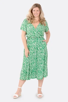 Schnittmuster Kleid für Webware mit Wickelausschnitt