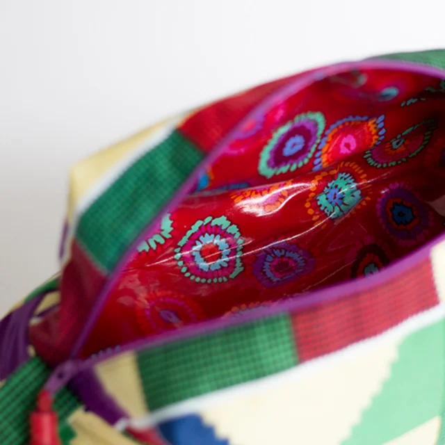 Afrikastoffe Kosmetiktasche Innenleben mit Wachstuch