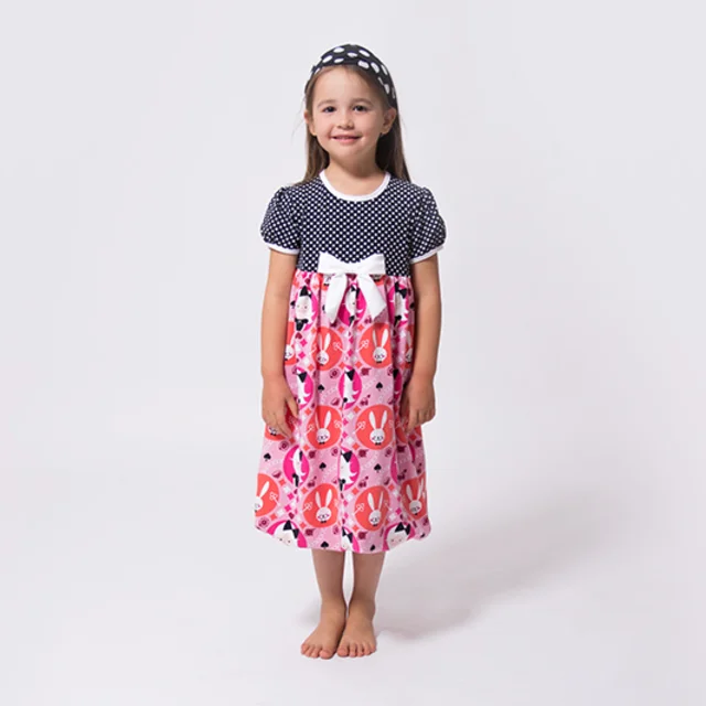 Schnittmuster Kinder-Jerseykleid mit Alice im Wunderland Motiv