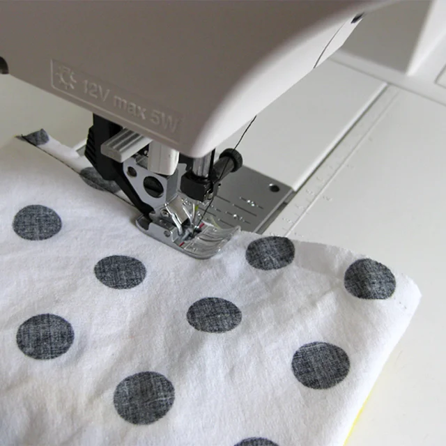 Auf einer Seite alle Lagen zusammennähen