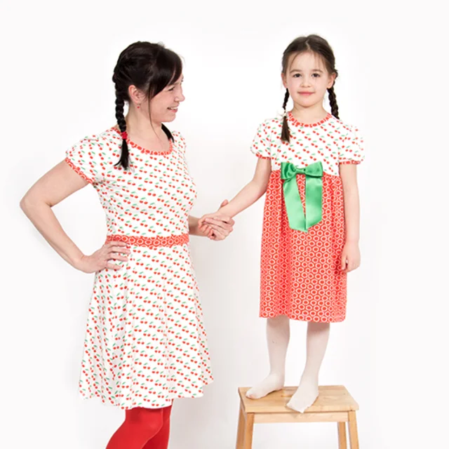 Mutter Tochter im Kleider-Partnerlook Nähprojekt