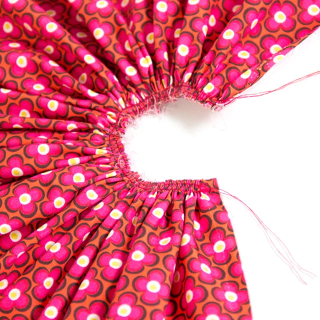 Nähanleitung rundes Kissen Stoff kräuseln