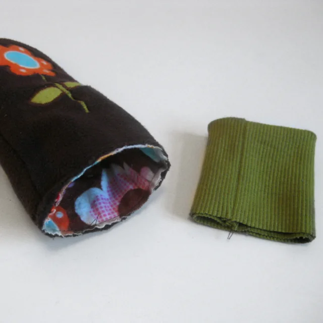 zusammengenähtes und gewendetes Bündchen