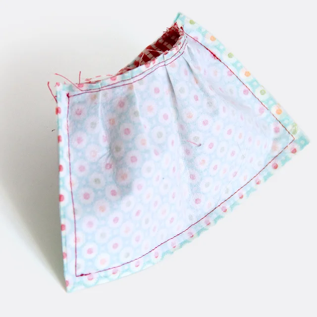 Nähanleitung Schnittmuster gratis Tasche mit Federverschluss wenden