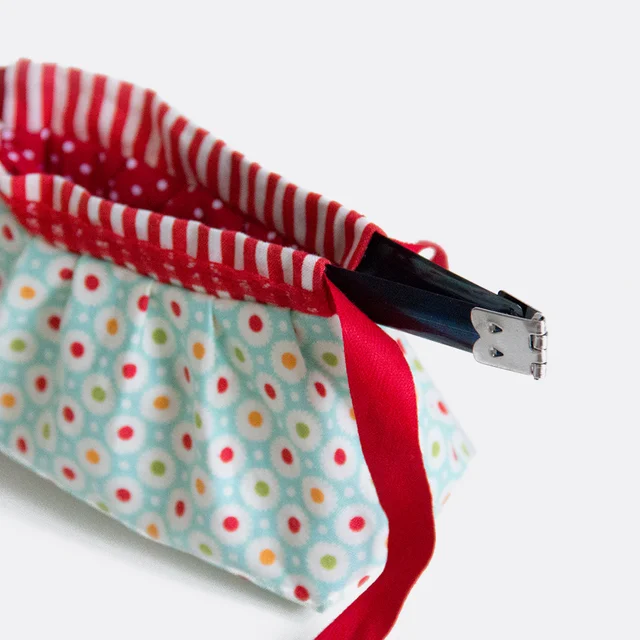 Nähanleitung Schnittmuster gratis Tasche mit Federverschluss einführen