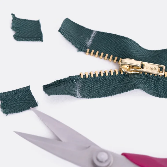 Anleitung Reißverschluss kürzen Enden kürzen