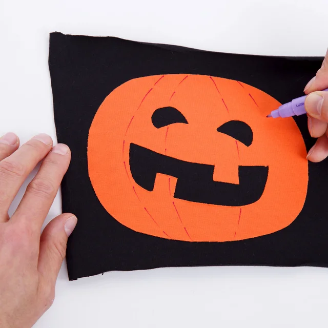 Nähanleitung Halloween Patches: Details einzeichnen