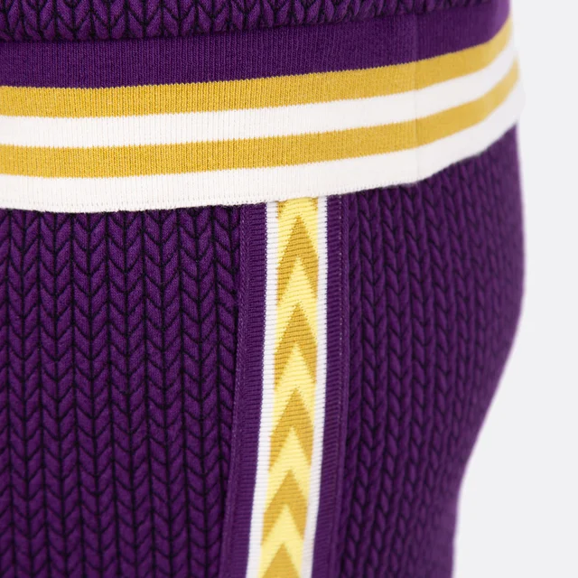 Schnittmuster kostenlos Raglanshirt Amy mit Rock Retro-Streifen