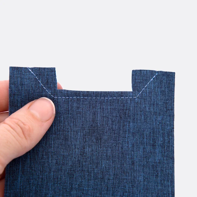 Bauchtasche Handy Seite einschneiden