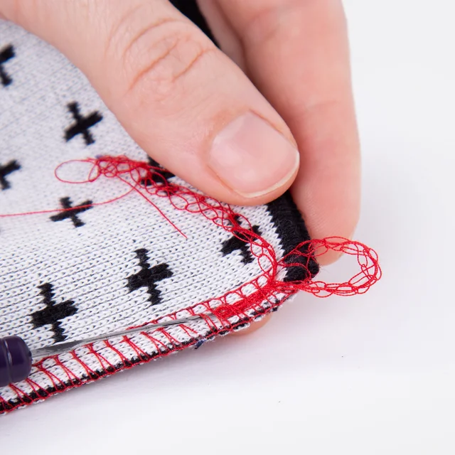 Fertigbündchen Fangnadel Overlockgarn durchziehen