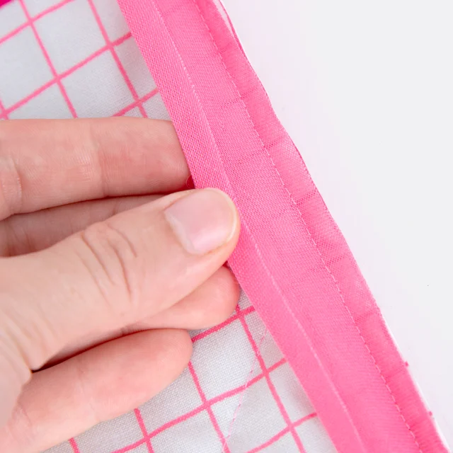 Picknickdecke selber nähen - kostenlose Vorlage - Paspel annähen Detail