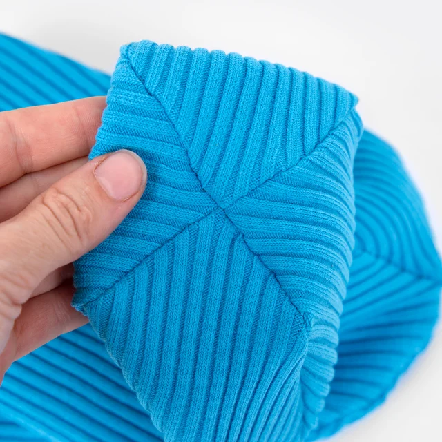 Hipster Beanie nähen: Nähte treffen aufeinandernähen