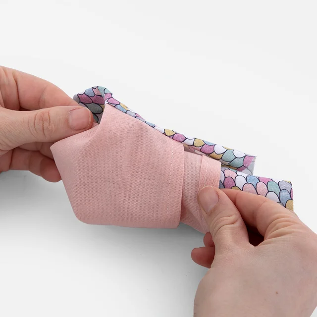 DIY-Behelfsmaske wenden