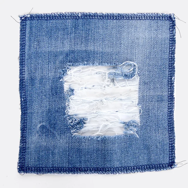 Jeanshose im destroyed Look - Loch einarbeiten