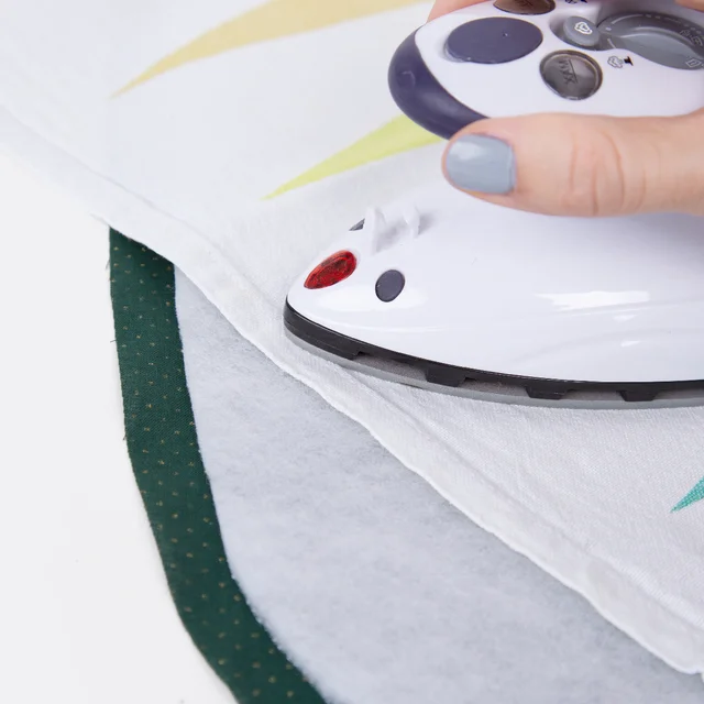 Nikolausstiefel nähen - Einlage mit nassem Tuch aufbügeln