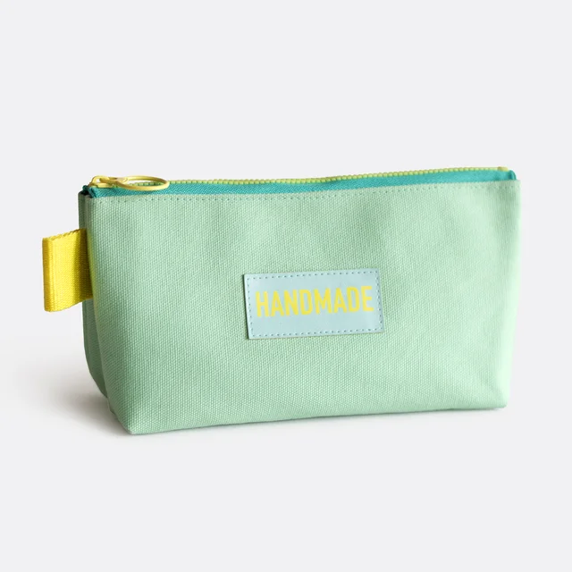 Kleine Tasche selber nähen mit Reißverschluss aus Canvas