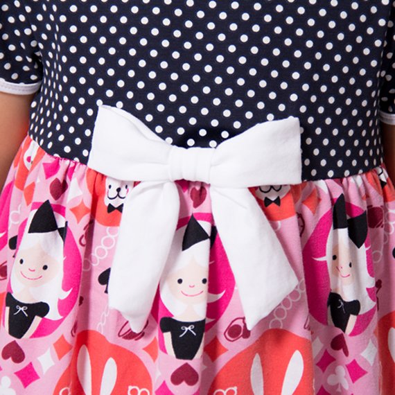 Schnittmuster Kinderkleid mit Schleife Alice im Wunderland Jerseystoff