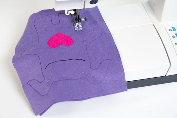 diy felt monste sewing tutorial free